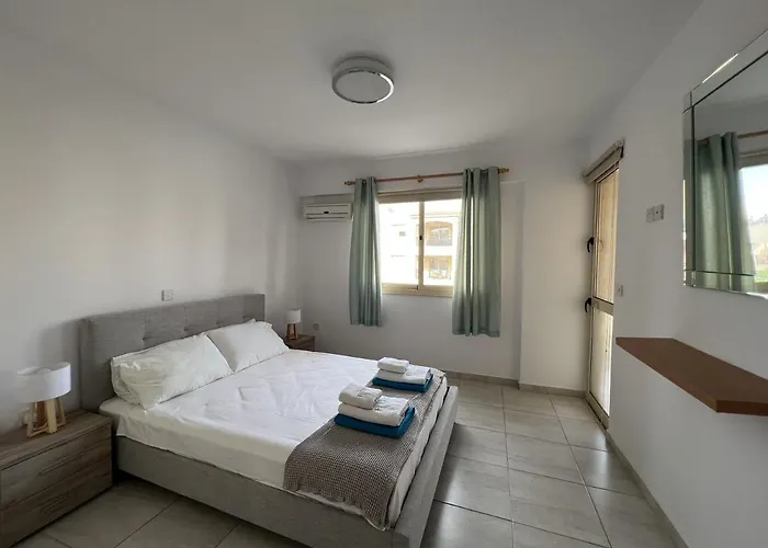 Royal-seacrest Paphos-center Vip Apartmán *