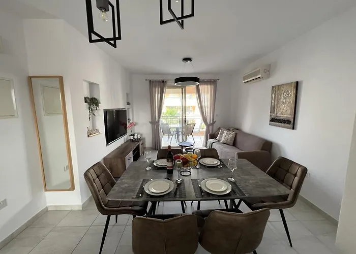 Royal-seacrest Paphos-center Vip アパート