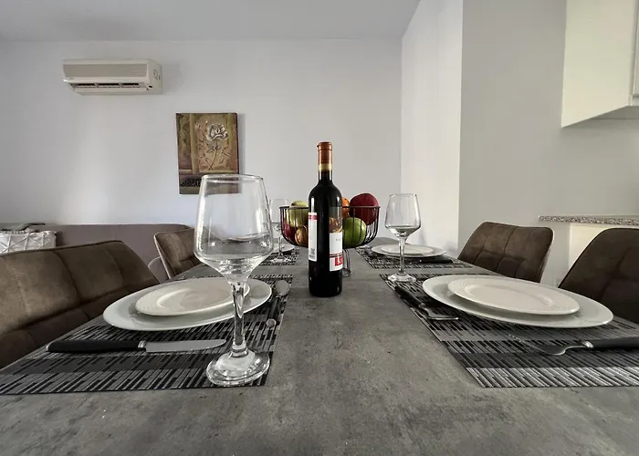 Royal-seacrest Paphos-center Vip