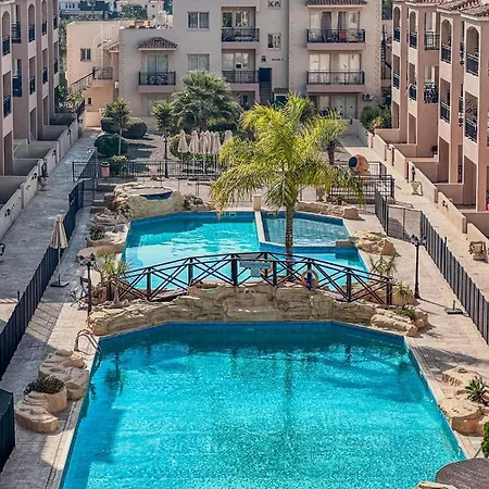 Royal-seacrest Paphos-center Vip Daire Pafos