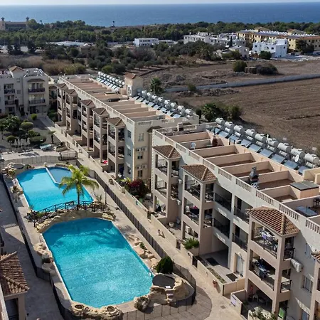 Royal-seacrest Paphos-center Vip Apartament *